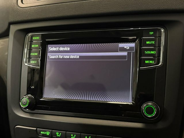 Skoda Yeti Suv White #66