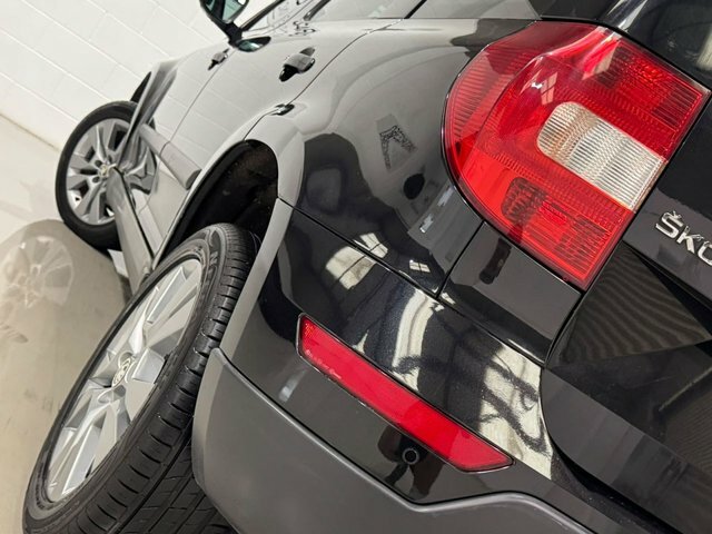 Skoda Yeti Suv White #35