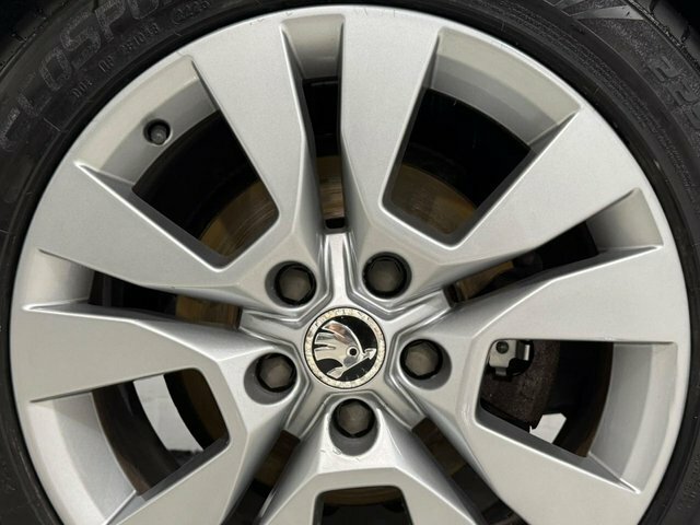 Skoda Yeti Suv White #23