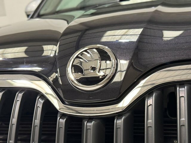 Skoda Yeti Suv White #17