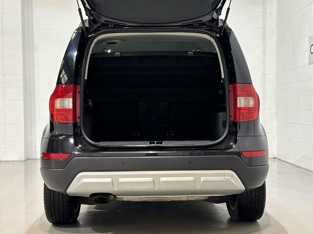 Skoda Yeti Suv White #75