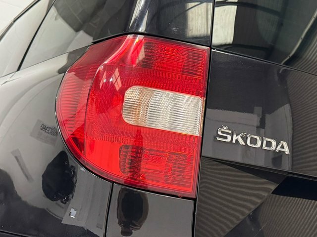 Skoda Yeti Suv White #34