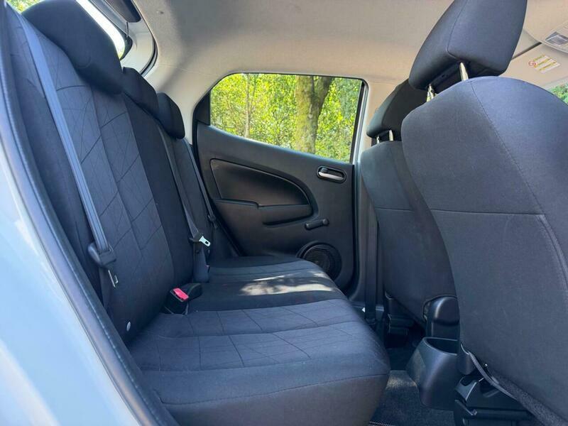 Mazda 2 Hatchback Tamura 2012 Red #32
