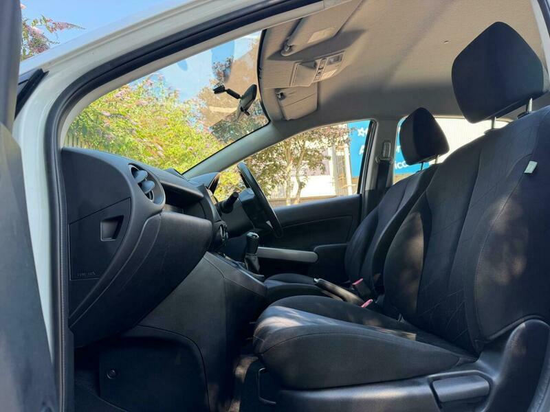 Mazda 2 Hatchback Tamura 2012 Red #29