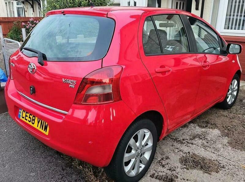 Toyota Yaris 1.3 Vvt-i T Spirit Silver #3