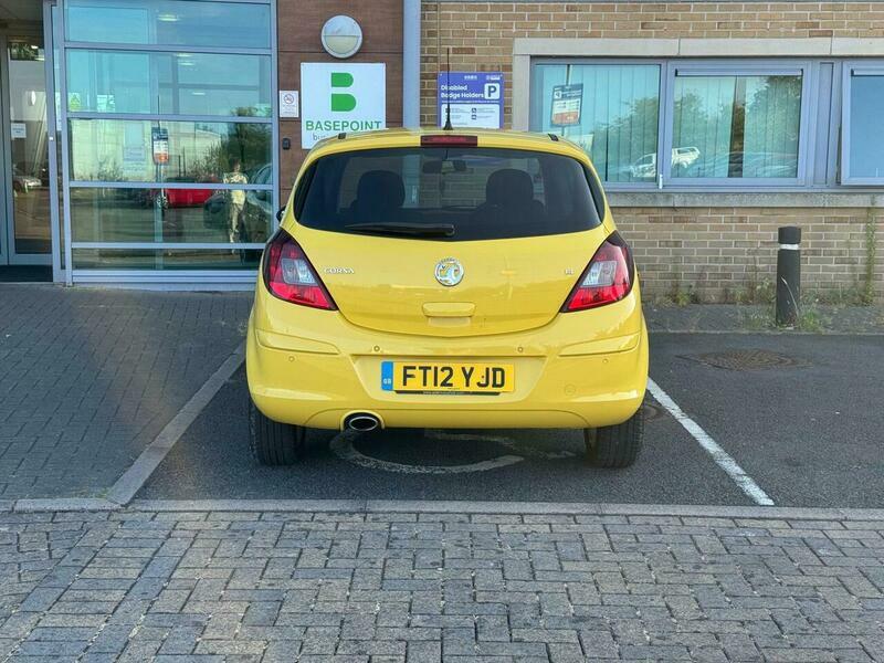 Vauxhall Corsa 1.4 16V Sxi Yellow #2