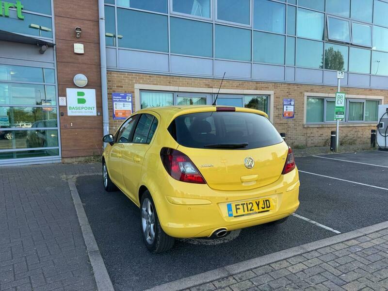 Vauxhall Corsa 1.4 16V Sxi Yellow #5