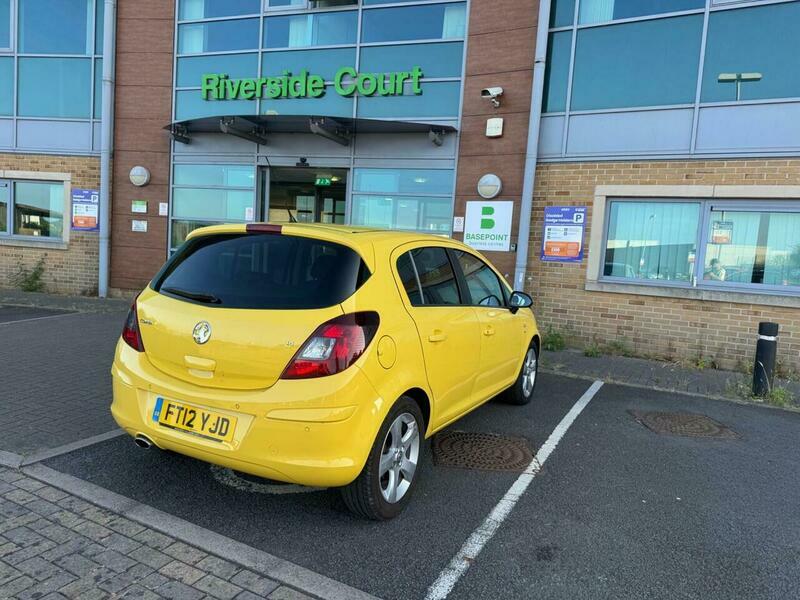 Vauxhall Corsa 1.4 16V Sxi Yellow #4