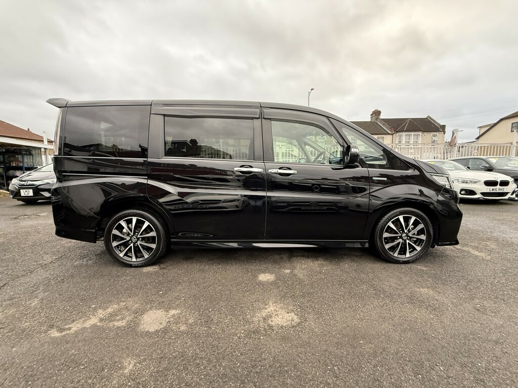 Honda StepWagon 2.0 Spada Hybrid 7 Seats Fresh Import Verified Mil Black #6
