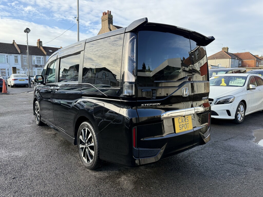 Honda StepWagon 2.0 Spada Hybrid 7 Seats Fresh Import Verified Mil Black #4