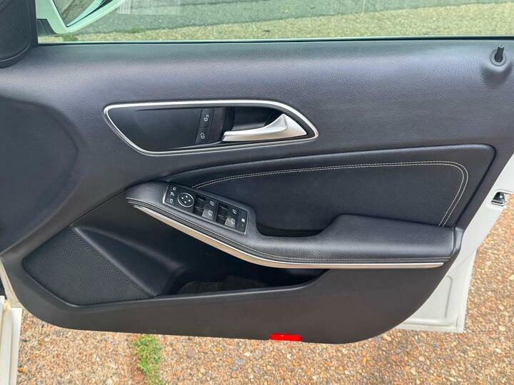 Mercedes-Benz A Class A180 1.5 Cdi Se #23