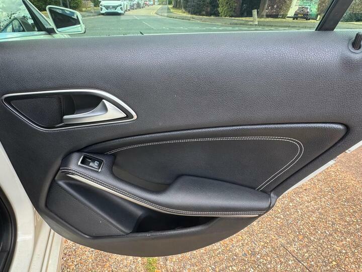 Mercedes-Benz A Class A180 1.5 Cdi Se #22