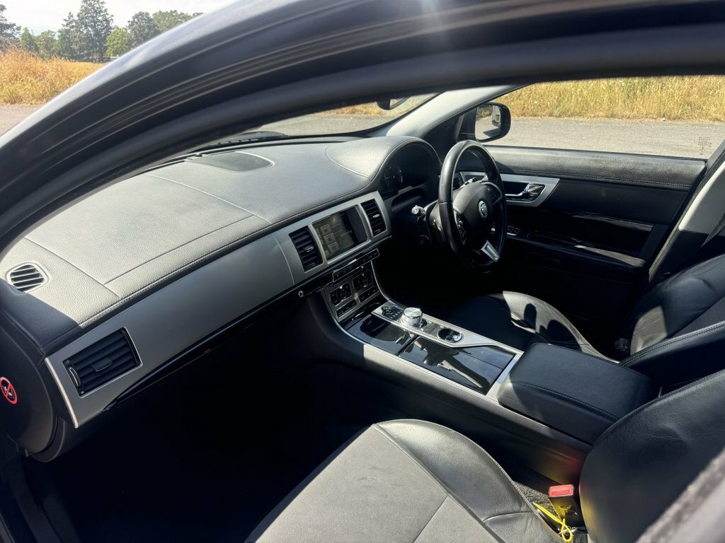 Jaguar XF 2.2D Luxury Saloon Euro 5 S S 1 Blue #18