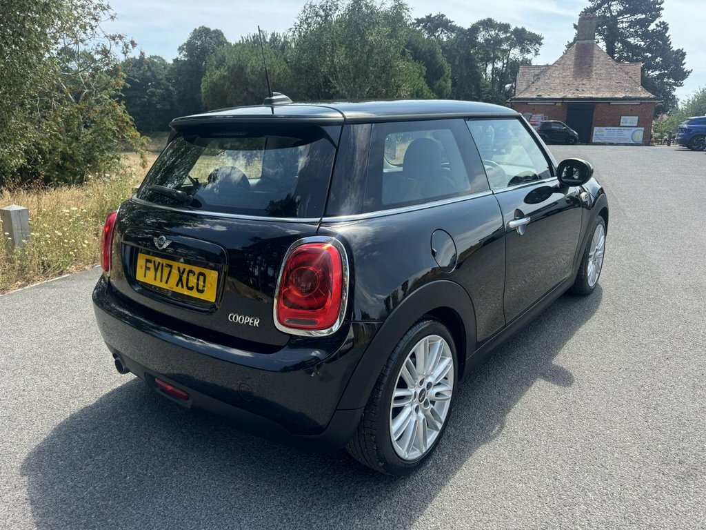 Mini Hatch 1.5L Cooper Black #3