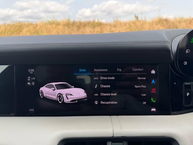 Porsche Taycan Performance Plus 93.4Kwh Gts Grey #19