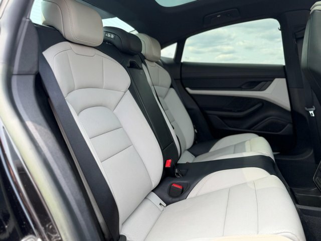 Porsche Taycan Performance Plus 93.4Kwh Gts Grey #10