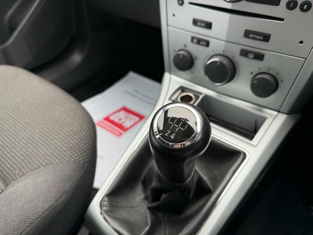 Vauxhall Astra 1.6I 16V Club Hatchback 155 Gk Silver #26
