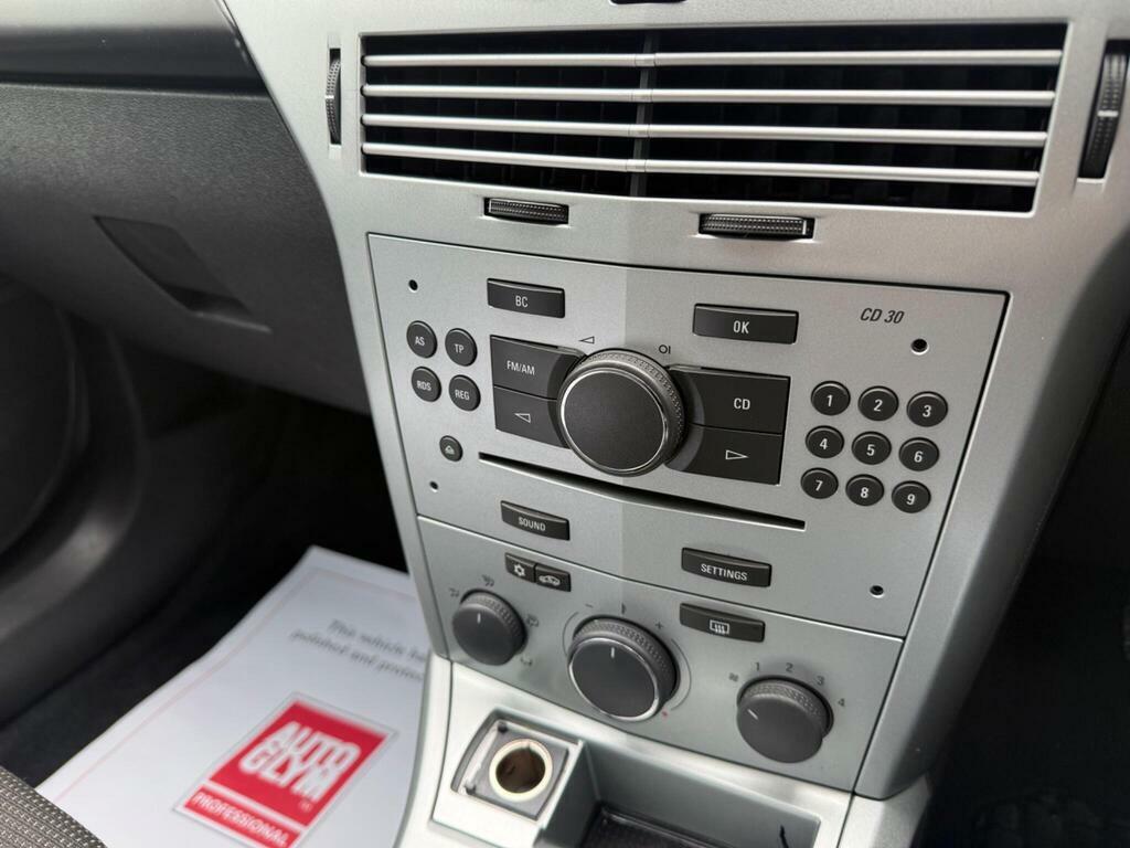Vauxhall Astra 1.6I 16V Club Hatchback 155 Gk Silver #25