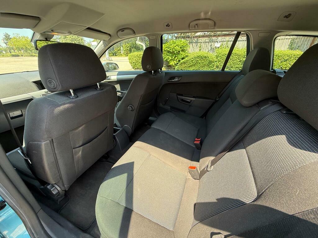 Vauxhall Astra Hatchback Silver #17