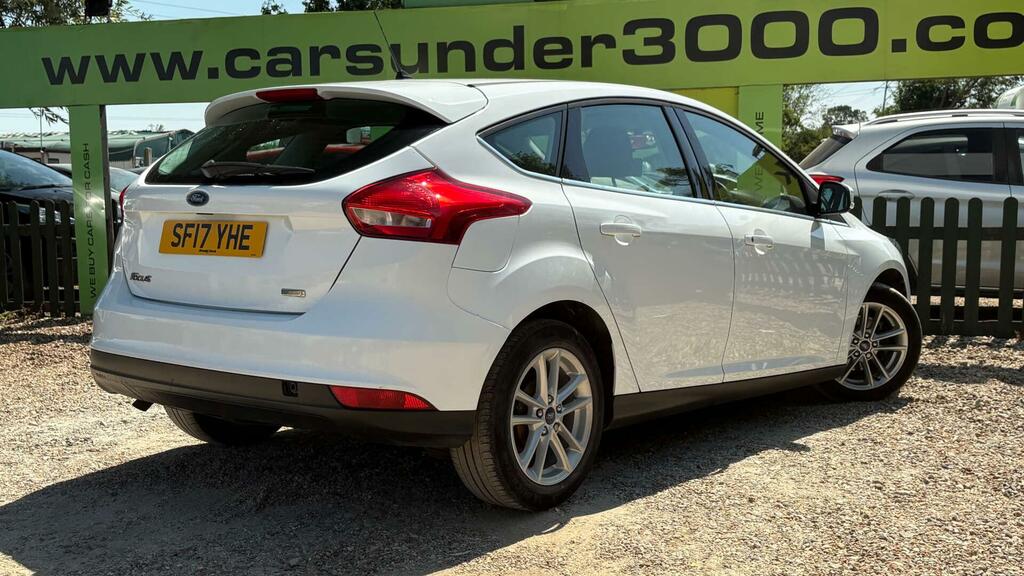 Ford Focus 1.0T Ecoboost Zetec Euro 6 Ss SF17YHE White #6