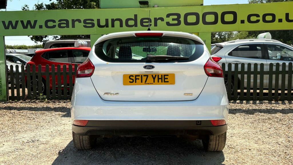 Ford Focus 1.0T Ecoboost Zetec Euro 6 Ss SF17YHE White #5
