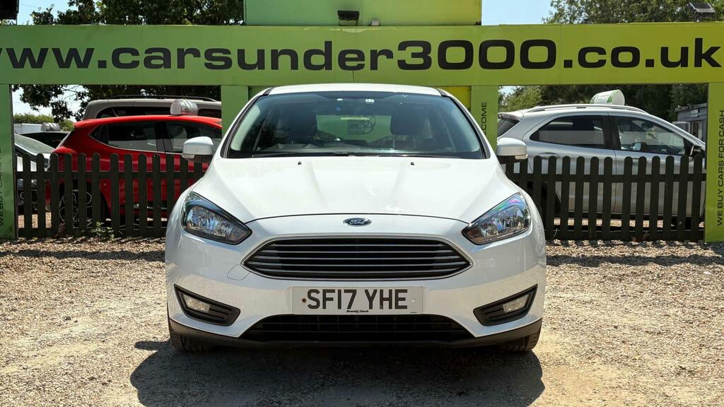 Ford Focus 1.0T Ecoboost Zetec Euro 6 Ss SF17YHE White #2