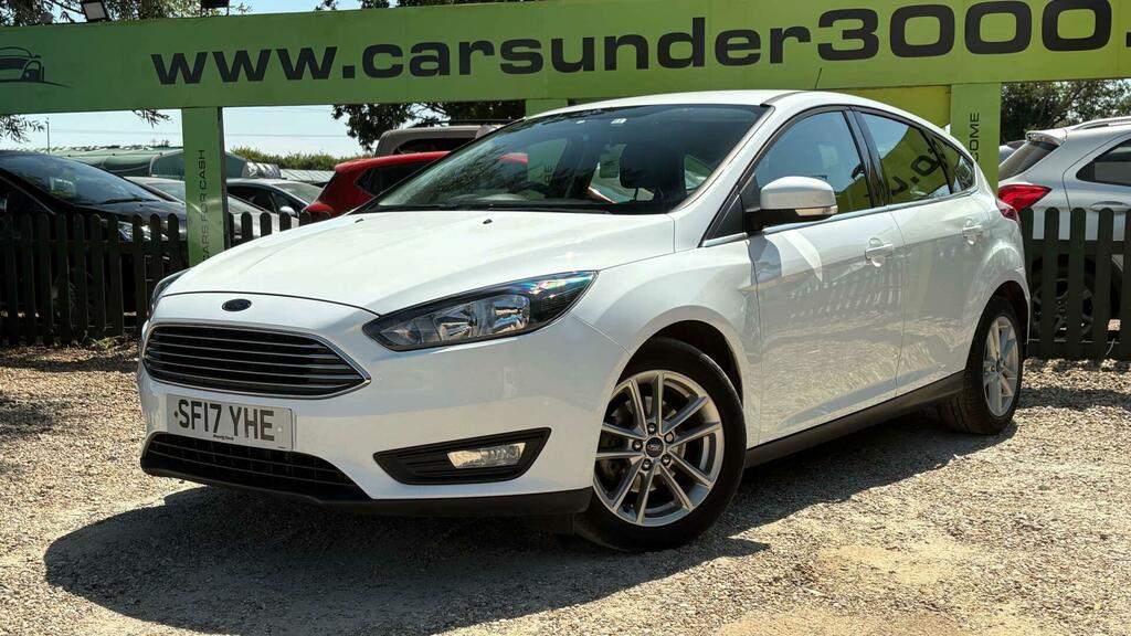 Ford Focus 1.0T Ecoboost Zetec Euro 6 Ss SF17YHE White #3