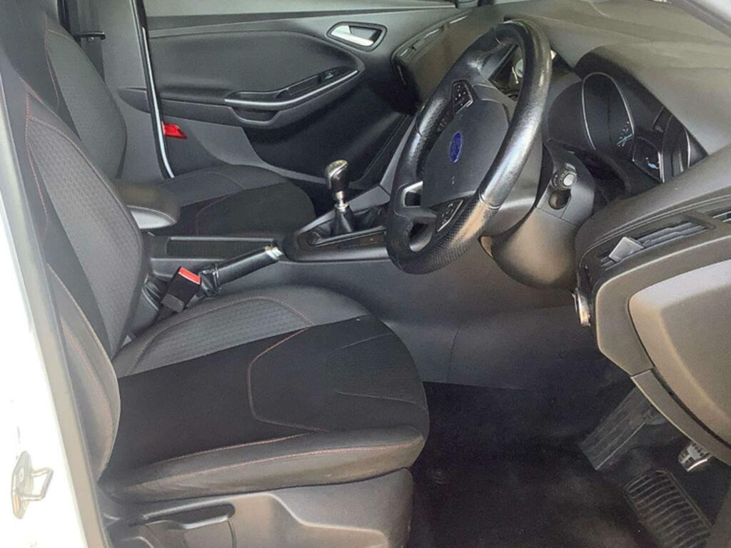 Ford Focus 1.0T Ecoboost St-line Euro 6 Ss WP17UFV White #3