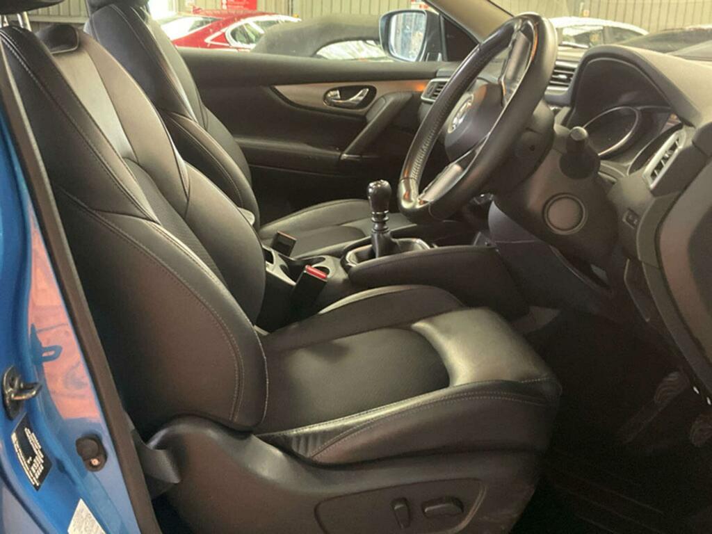 Nissan Qashqai Tekna Blue #3