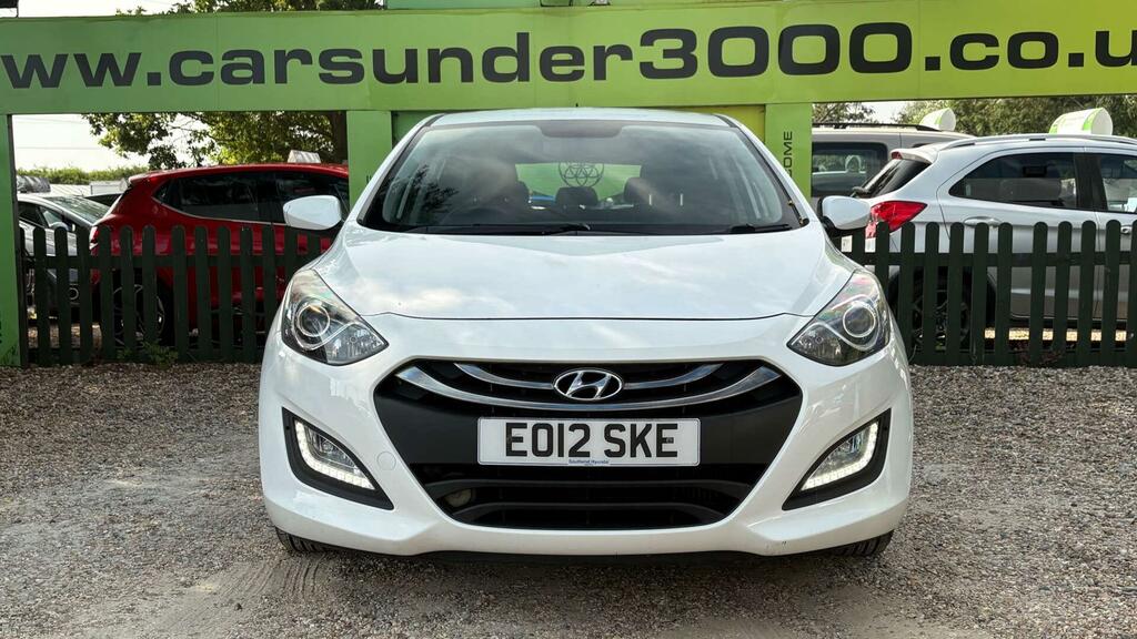 Hyundai I30 1.6 Crdi Blue Drive Active Euro 5 Ss EO12SKE White #2