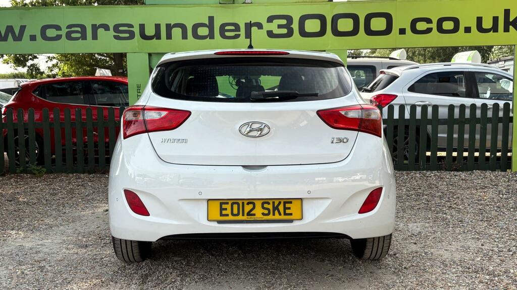 Hyundai I30 1.6 Crdi Blue Drive Active Euro 5 Ss EO12SKE White #5