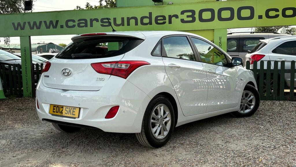 Hyundai I30 1.6 Crdi Blue Drive Active Euro 5 Ss EO12SKE White #6