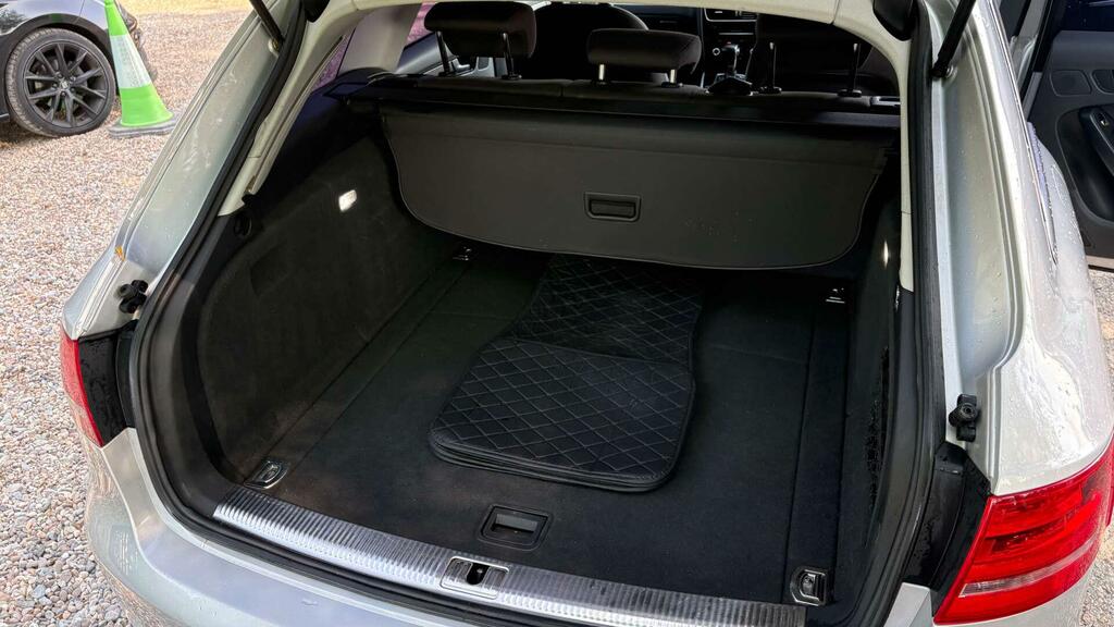 Audi A4 Avant 2L Avant Tdi Se Red #45