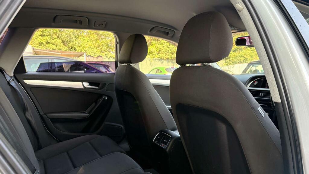 Audi A4 Avant 2L Avant Tdi Se Red #9
