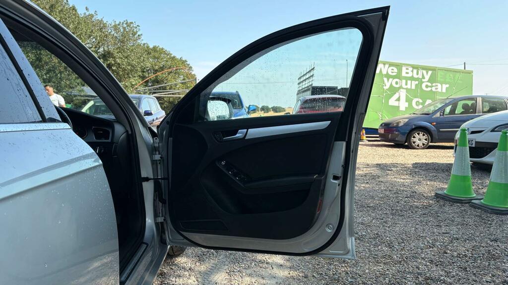 Audi A4 Avant 2L Avant Tdi Se Red #44