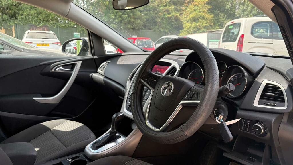 Vauxhall Astra 1.6 16V Exclusiv Euro 5 Black #6
