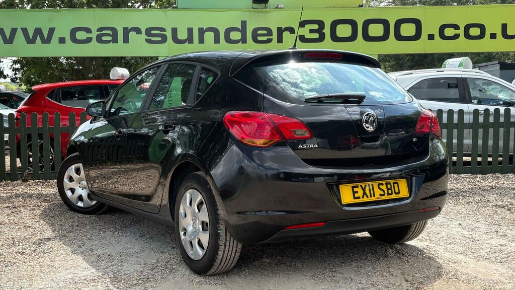 Vauxhall Astra 1.6 16V Exclusiv Euro 5 Black #4