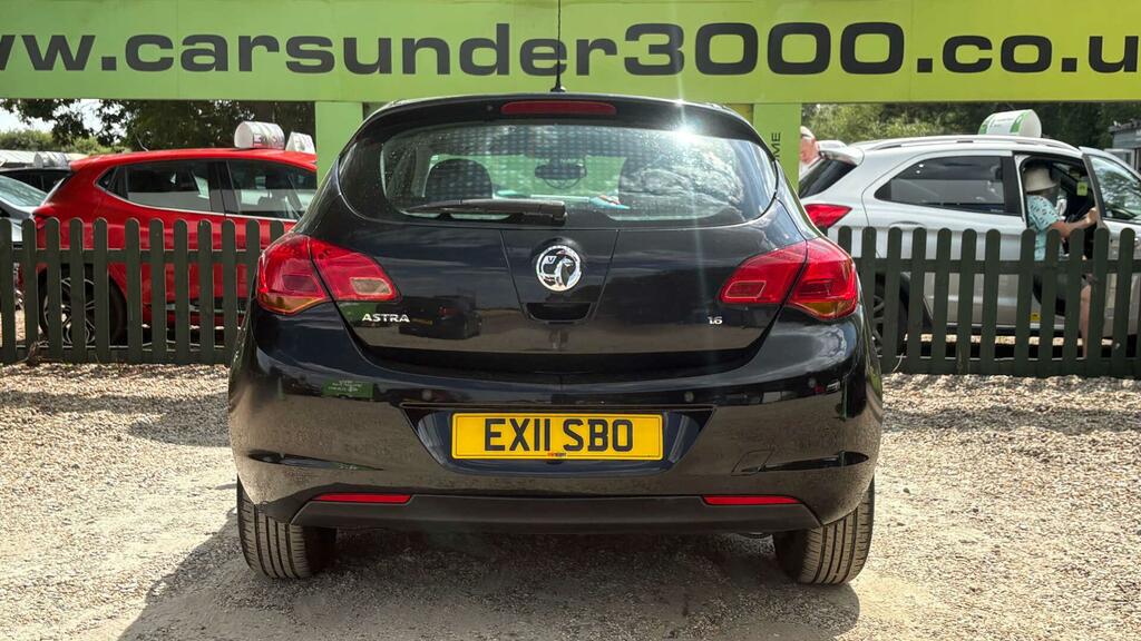 Vauxhall Astra 1.6 16V Exclusiv Euro 5 Black #5