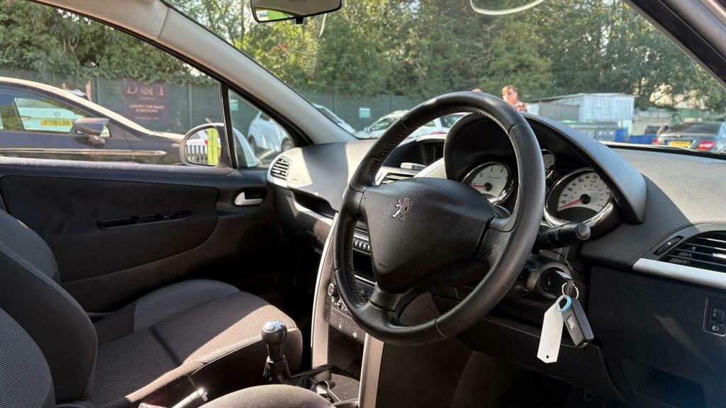 Peugeot 207 Active Hdi Black #7