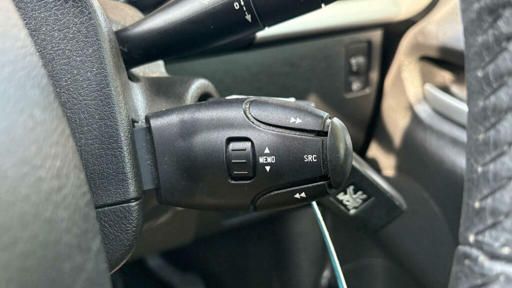 Peugeot 207 Active Hdi Black #20