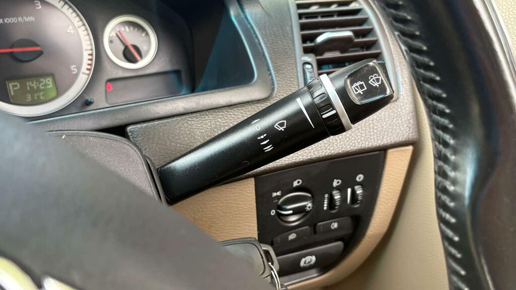 Volvo XC90 White #27