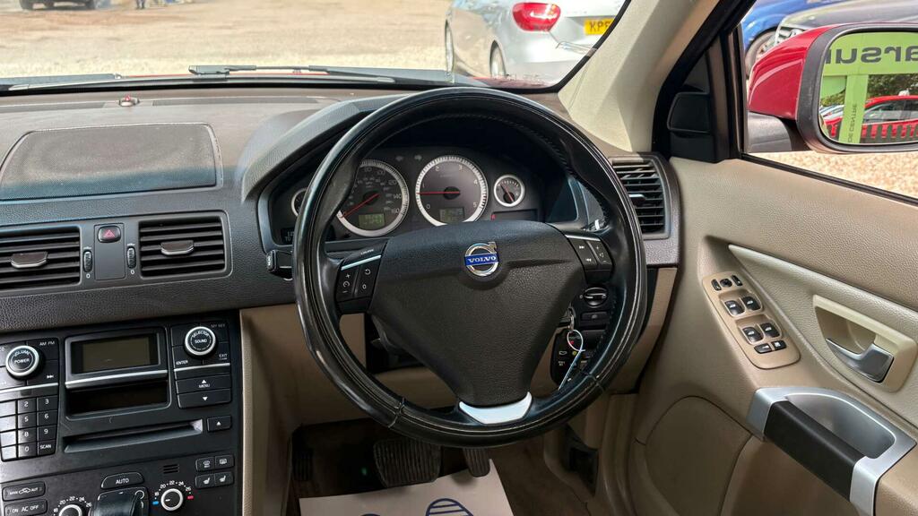 Volvo XC90 White #23