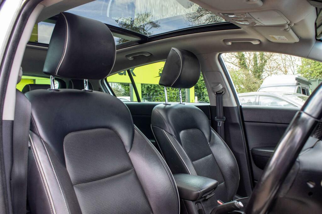 Kia Sportage 1.7 Crdi 3 Euro 6 Ss WX67VYL White #5