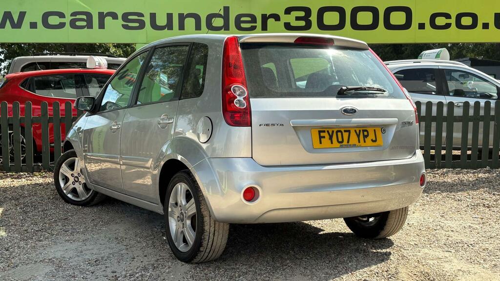 Ford Fiesta Zetec Climate Silver #4