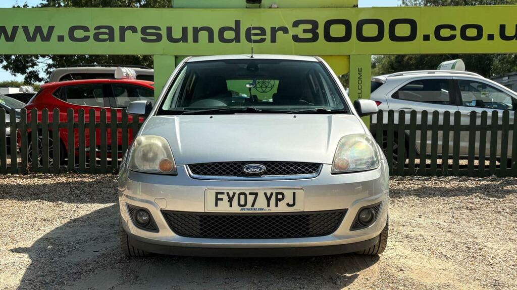 Ford Fiesta Zetec Climate Silver #2