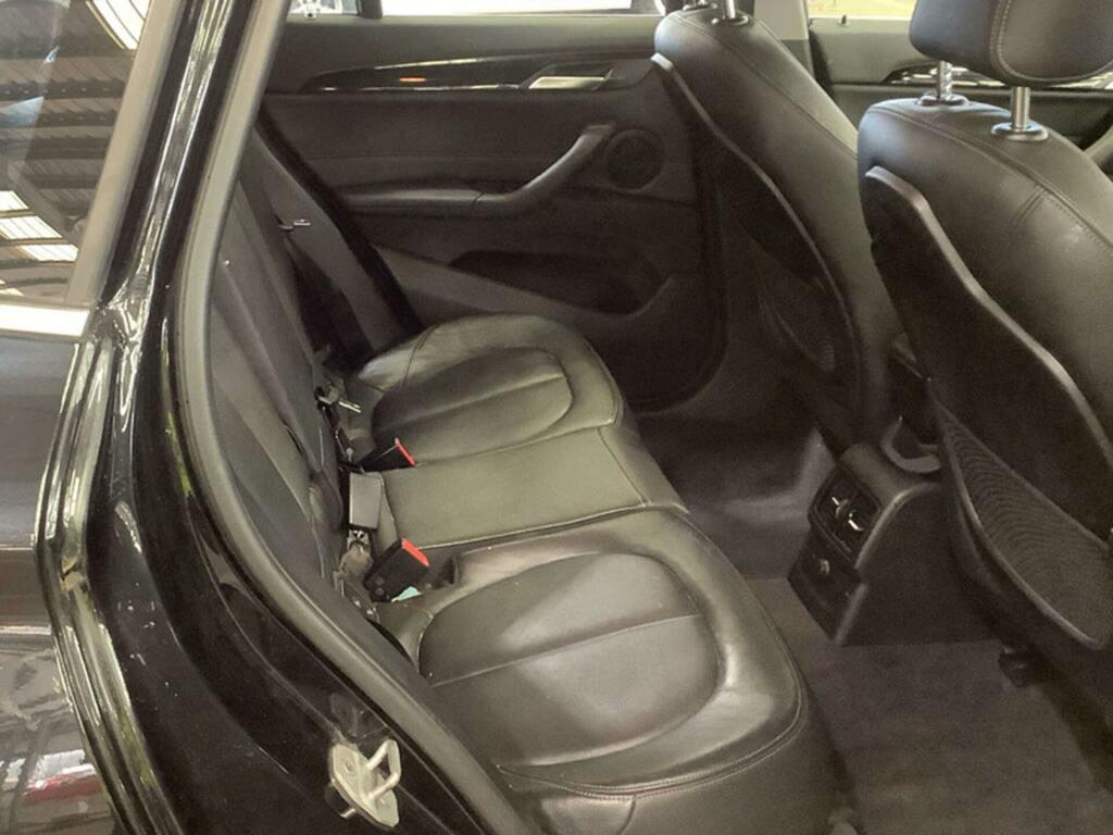 BMW X1 Xline Black #3