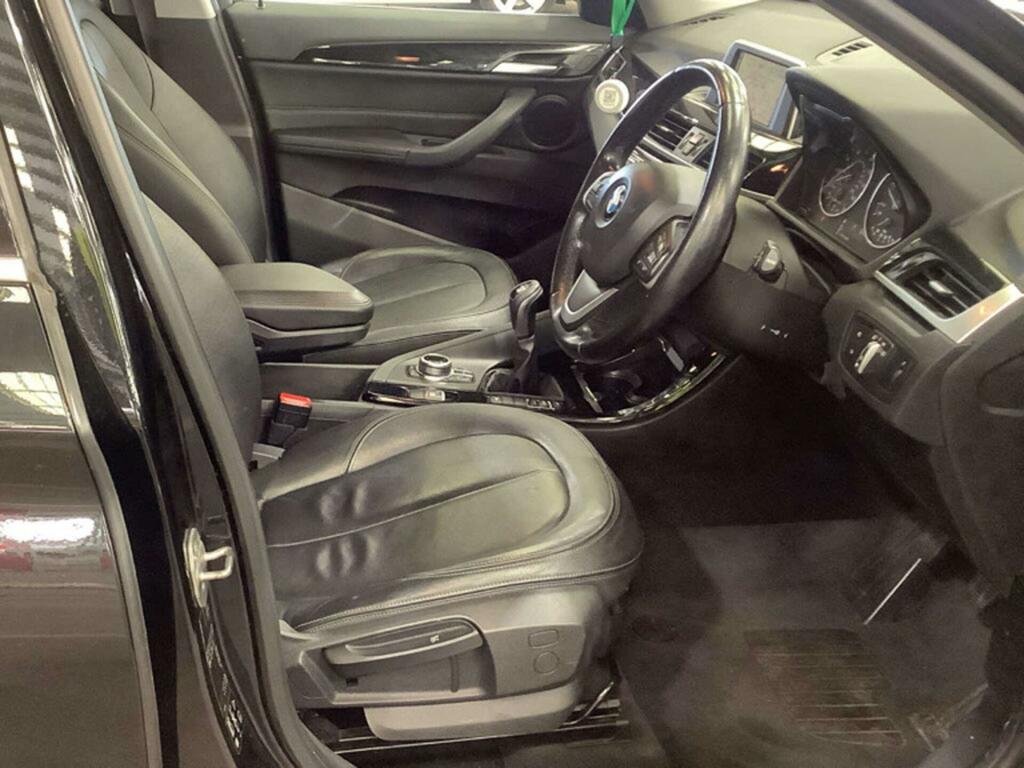 BMW X1 Xline Black #2