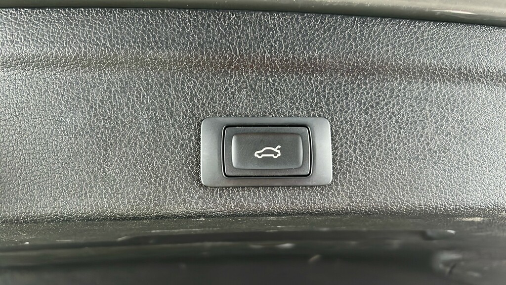 Audi Q3 Audi Sportback 35 Tfsi S Line S Tronic Leathe Black #26
