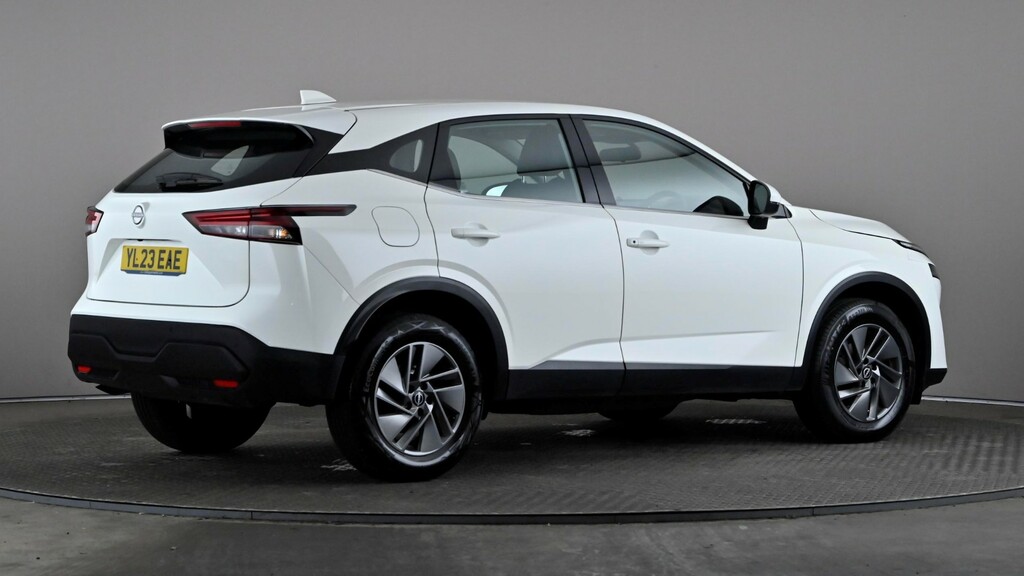 Nissan Qashqai 1.3 Dig-t Mh Acenta Premium YL23EAE White #6