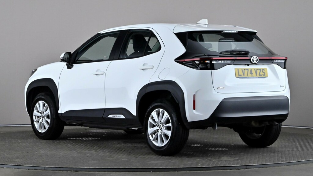 Toyota Yaris Cross 1.5 Hybrid Icon Cvt LV74VZS White #4